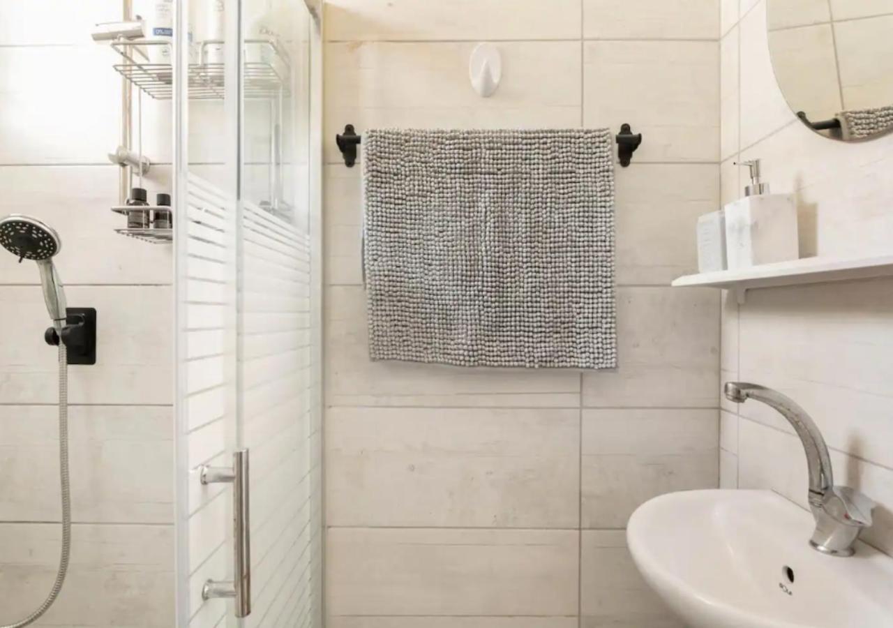 Central 1Br Oasis, Fast Fiber Wifi, Free Parking, Free Netflix With Shelter Haifa Kültér fotó